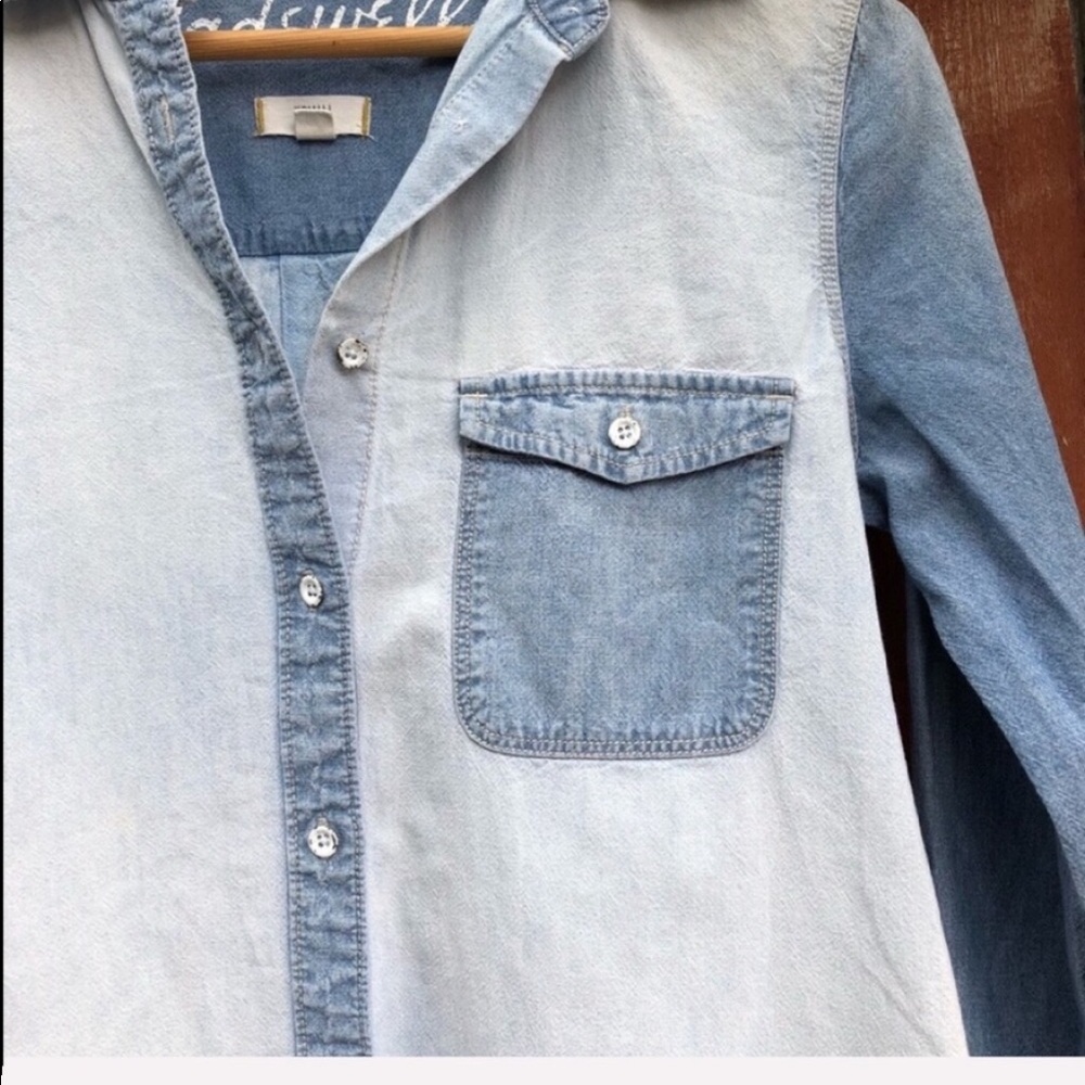 Madewell chambray Two tone button down. Size XS - Picture 4 of 8